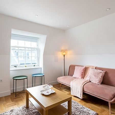 Modern And Stylish Apartment In West Kensington Londra Esterno foto