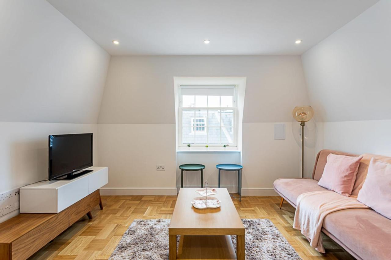 Modern And Stylish Apartment In West Kensington Londra Esterno foto