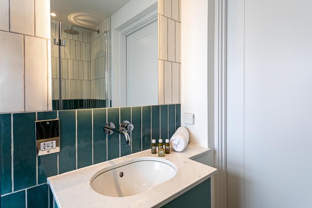 Modern And Stylish Apartment In West Kensington Londra Esterno foto
