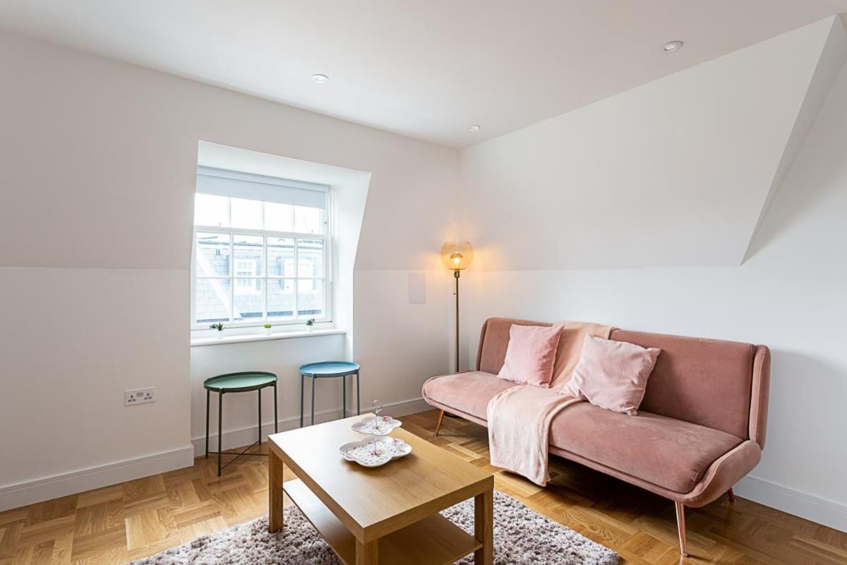Modern And Stylish Apartment In West Kensington Londra Esterno foto