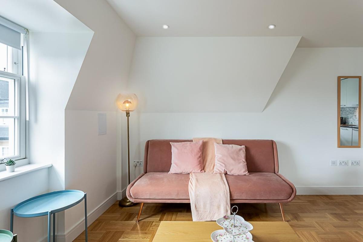 Modern And Stylish Apartment In West Kensington Londra Esterno foto